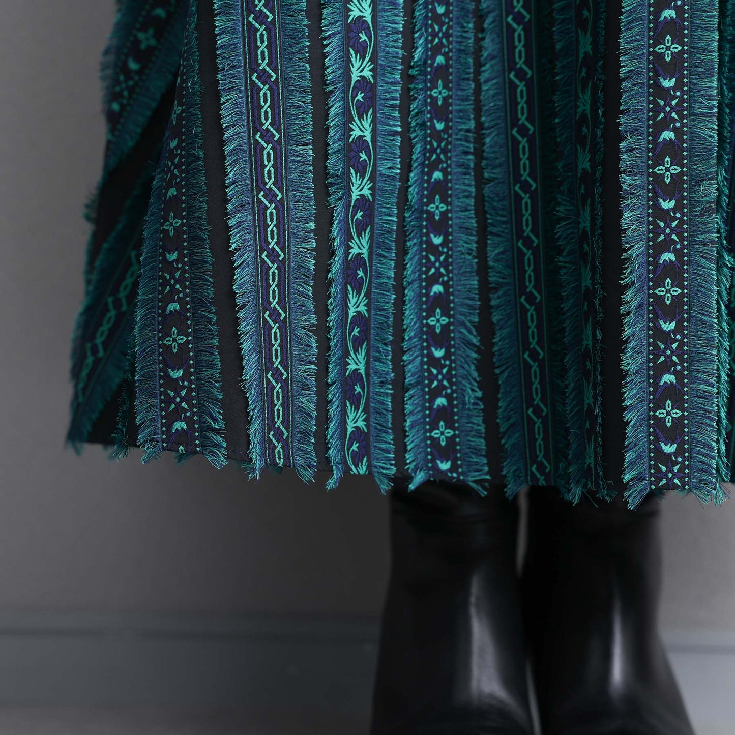 C-BL-83 知更鸟花衬衫 白色