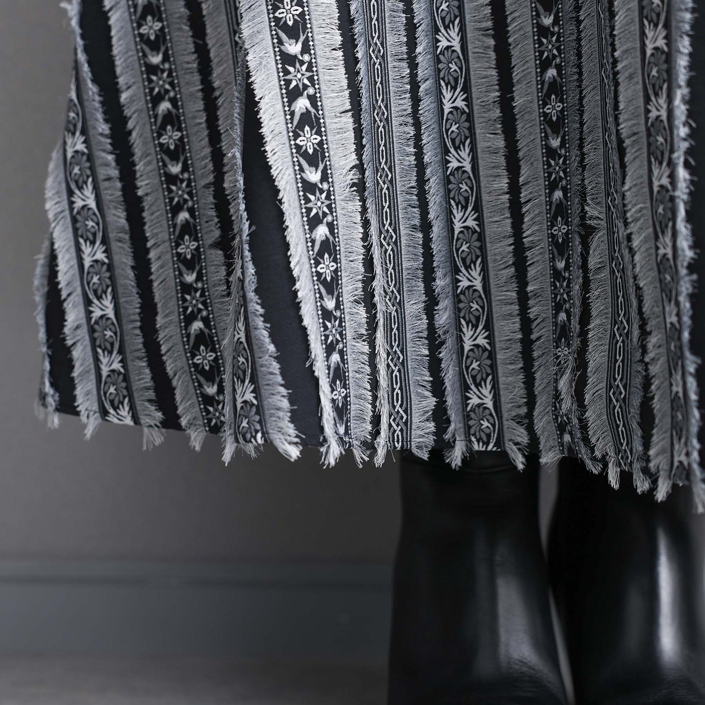 C-BL-83 知更鸟花衬衫 白色