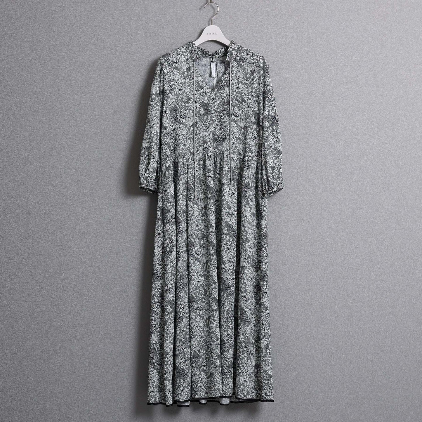 C-BL-83 Robin flower blouse WHITE