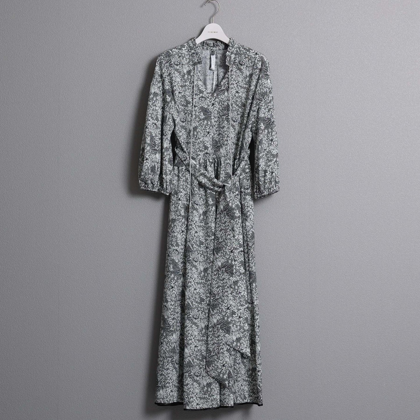 C-BL-83 Robin flower blouse WHITE