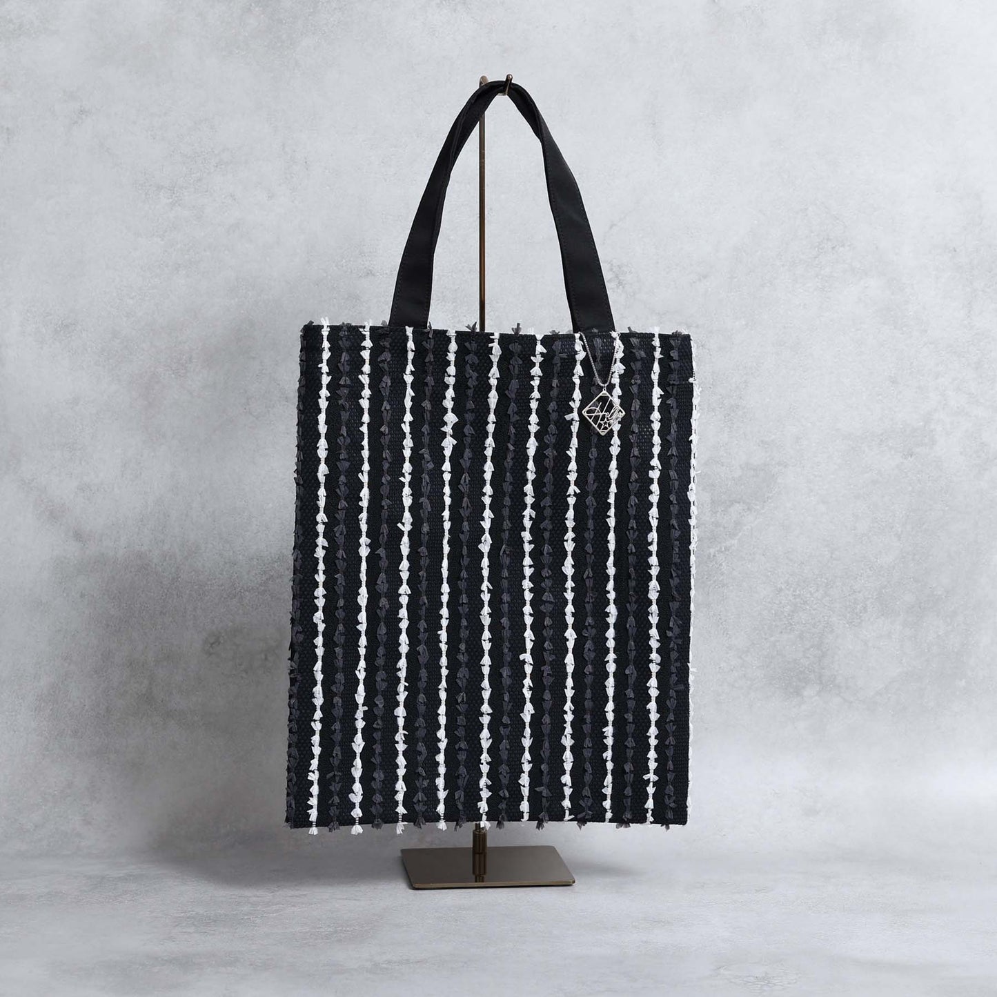 C-BG-101 Expected delivery mid to late June 『The Secret Garden』 Big tote BLACK