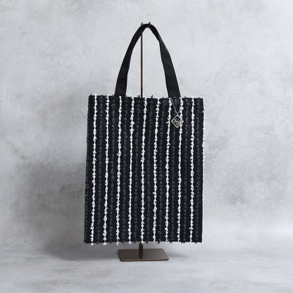 C-BG-101 Expected delivery mid to late June 『The Secret Garden』 Big tote BLACK
