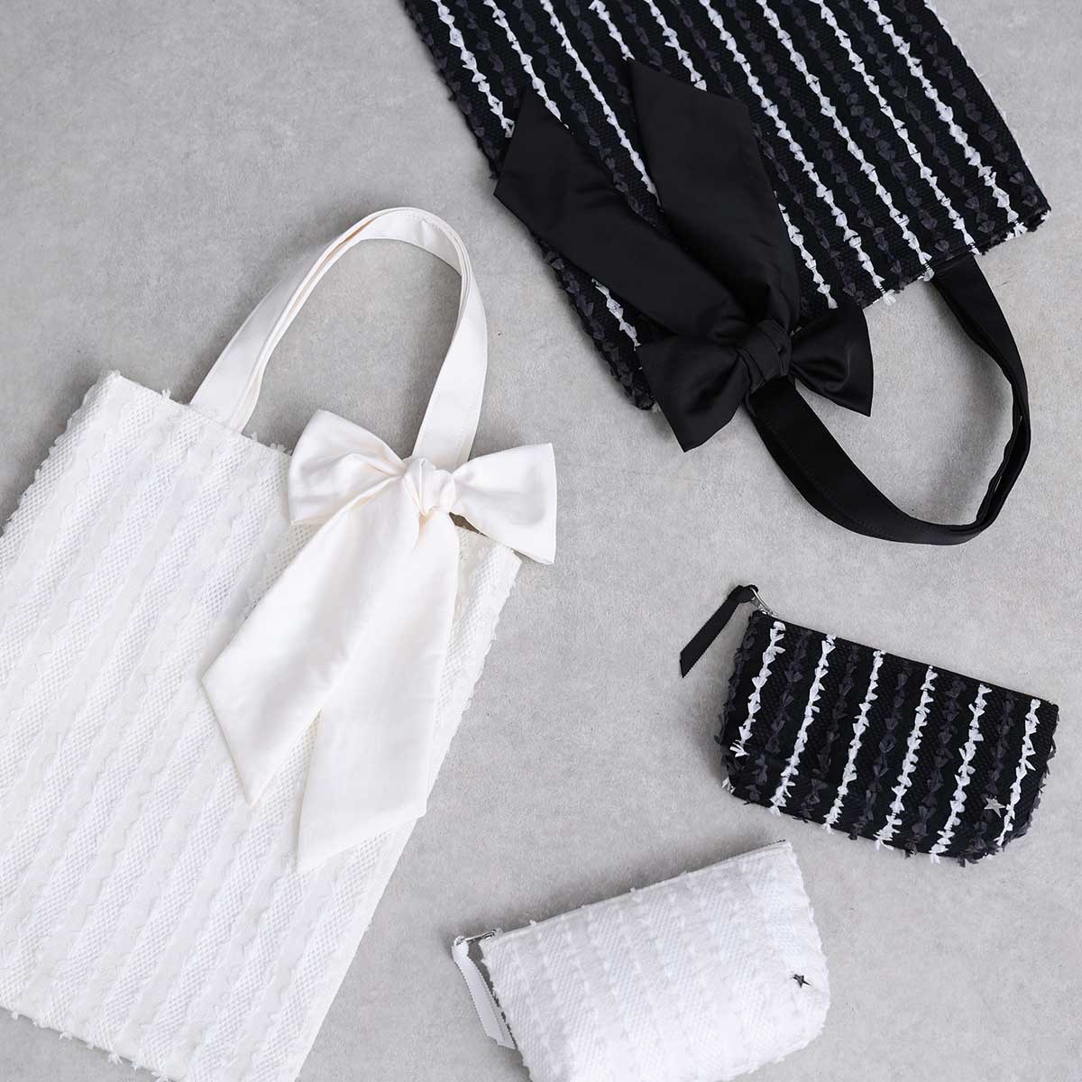 C-BG-101 Expected delivery mid to late June 『The Secret Garden』 Big tote BLACK