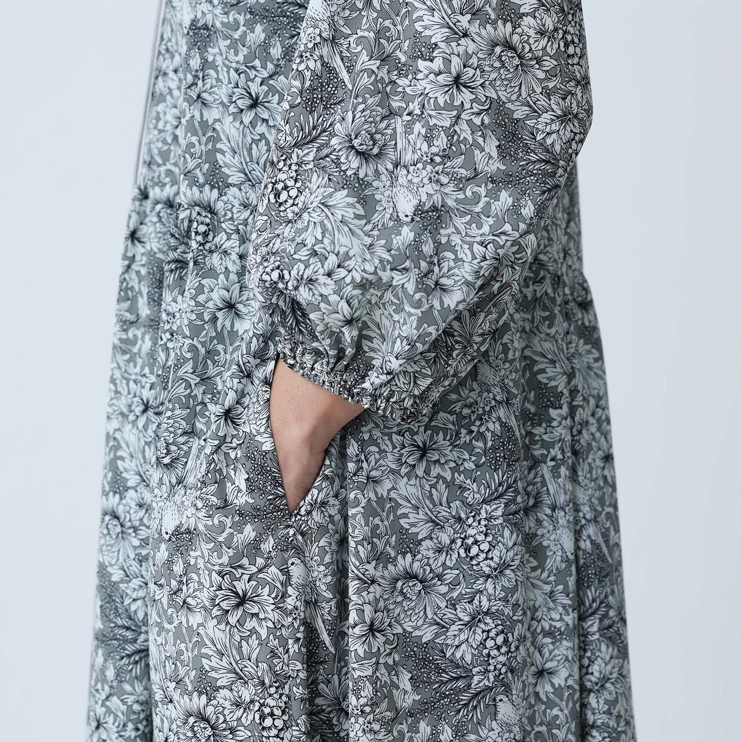 C-BL-83 Robin flower blouse WHITE