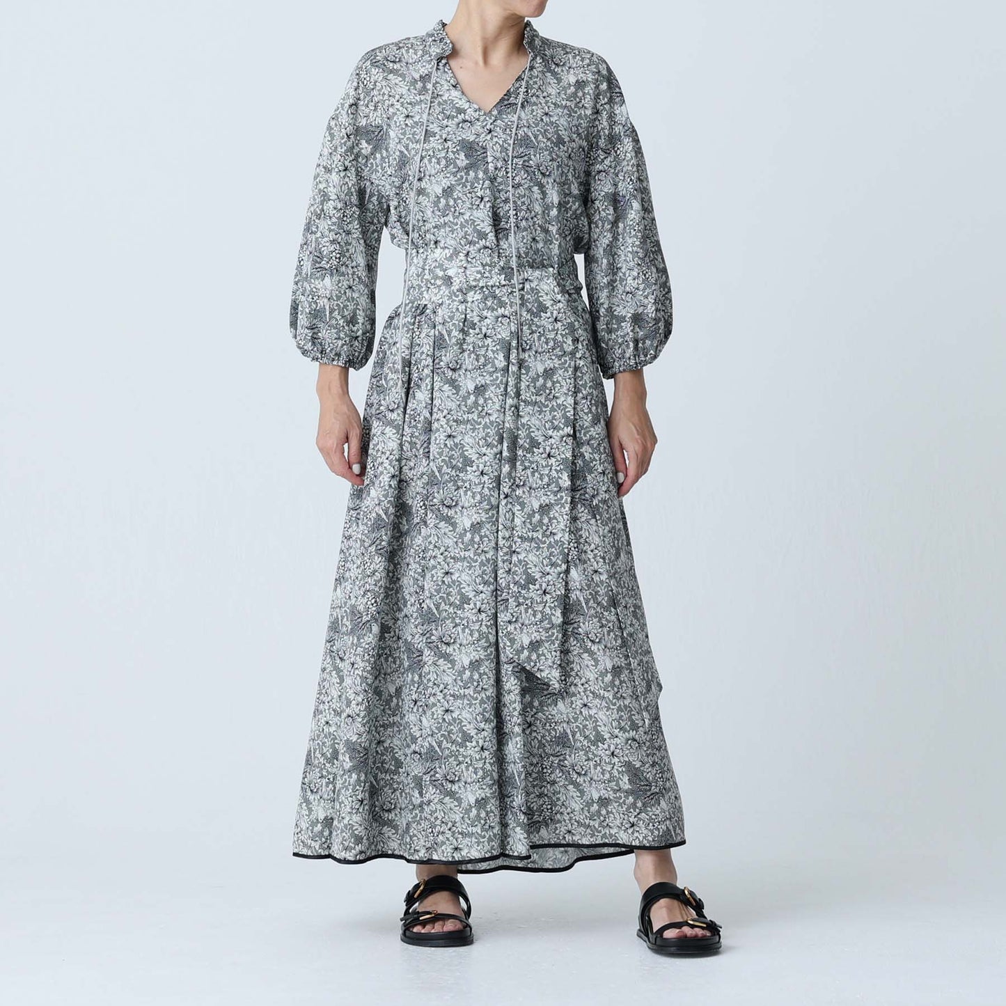 C-BL-83 Robin flower blouse WHITE