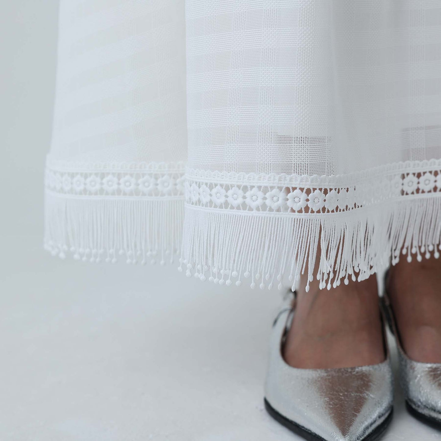 C-BL-83 Robin flower blouse WHITE